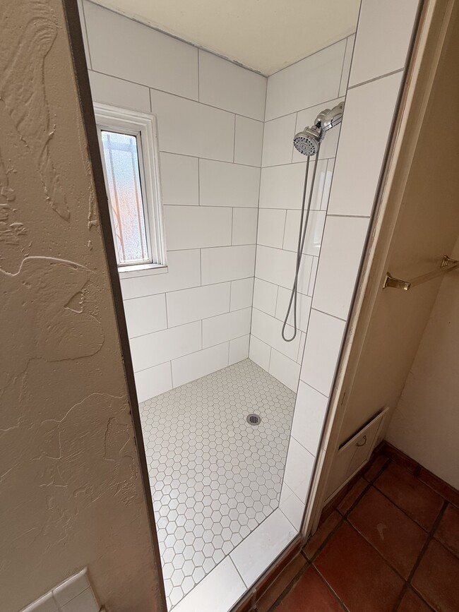 Building Photo - 3452 E Willard St