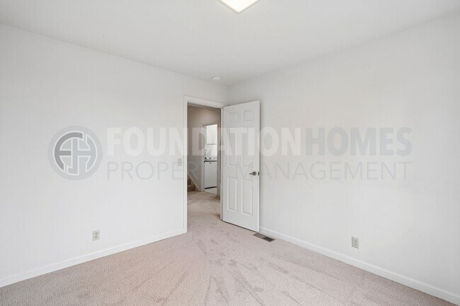 Building Photo - 27 Partridge Dr