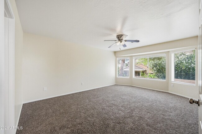 Building Photo - 5190 W Saragosa St