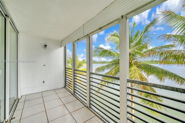 Building Photo - 1075 NE Miami Gardens Dr