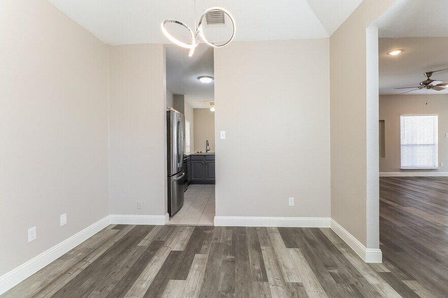 Building Photo - 1029 Primrose St