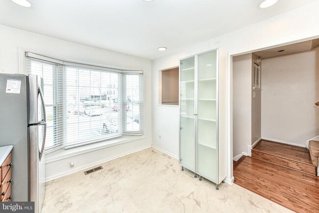 Building Photo - 21 Fendall Ave