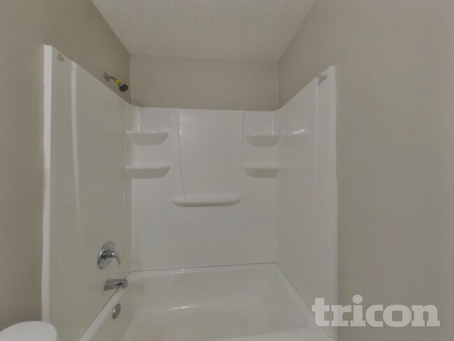 Building Photo - 1940 Hunters Trace Cir