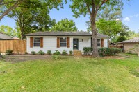 Building Photo - 1202 Spruce Dr