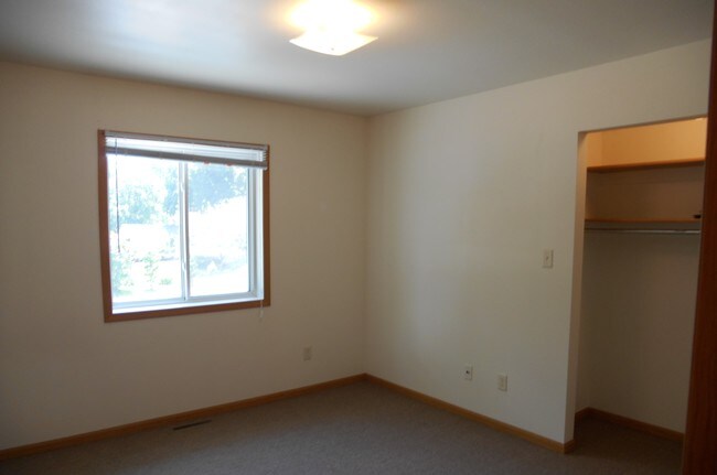 Building Photo - 307 W 21st St