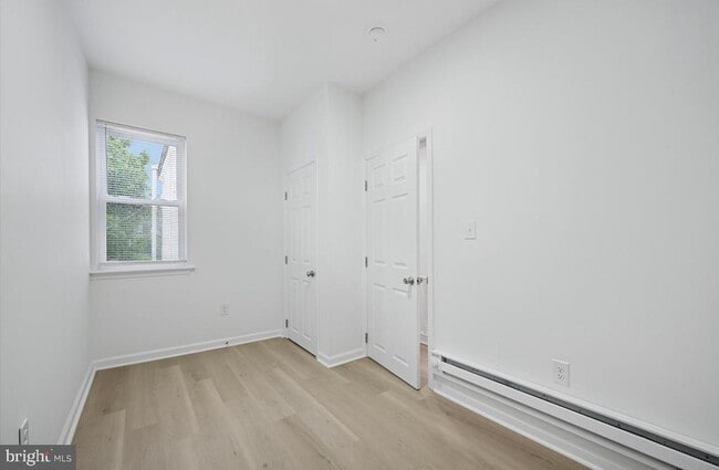 Building Photo - 887 N 46th St