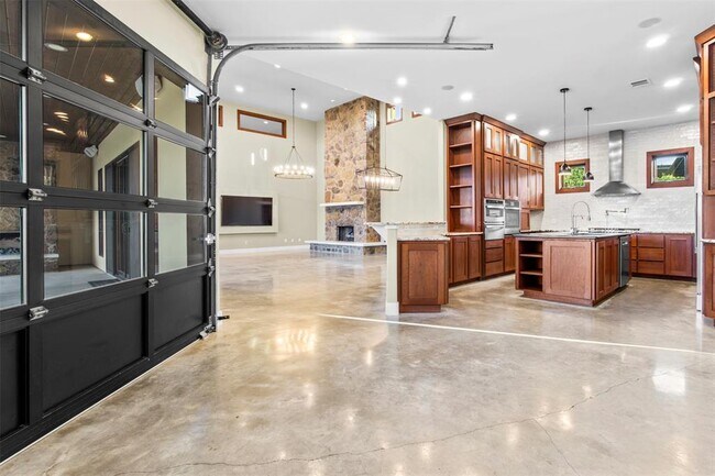 Building Photo - 9208 Madrone Ranch Trail