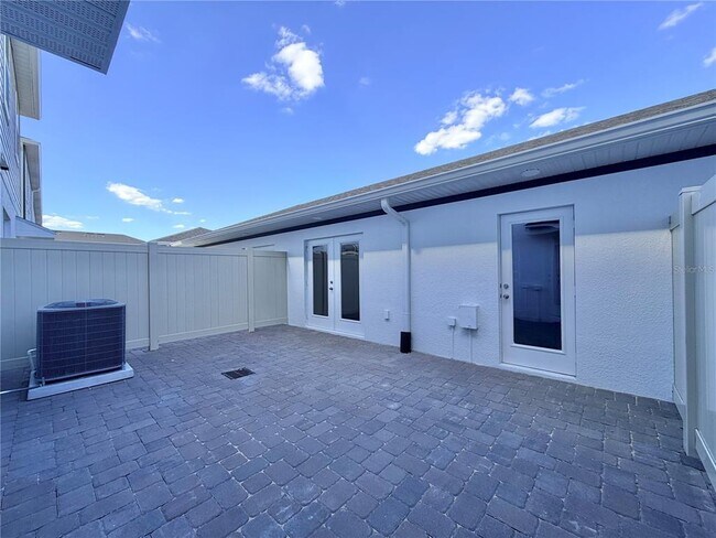 Building Photo - 15493 Bay Brg St