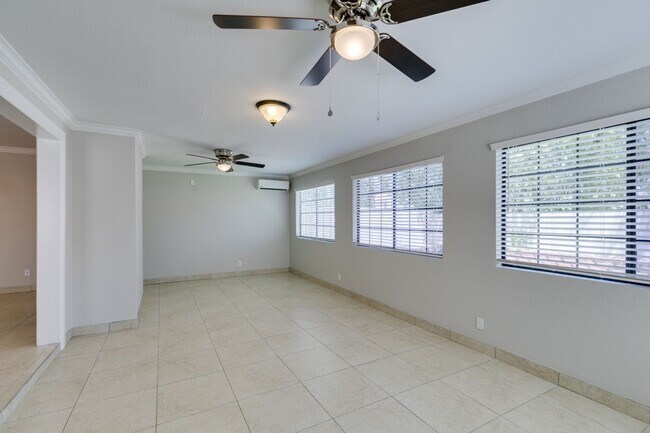 Building Photo - Amazing 3-bdrm home in Green Valley!