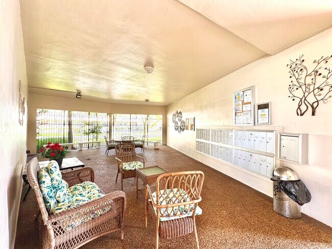 Building Photo - 5181 W Oakland Park Blvd