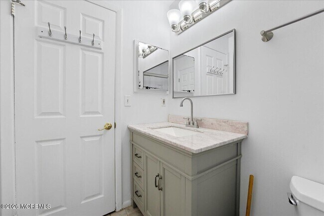 Building Photo - 3431 Bridge Ave