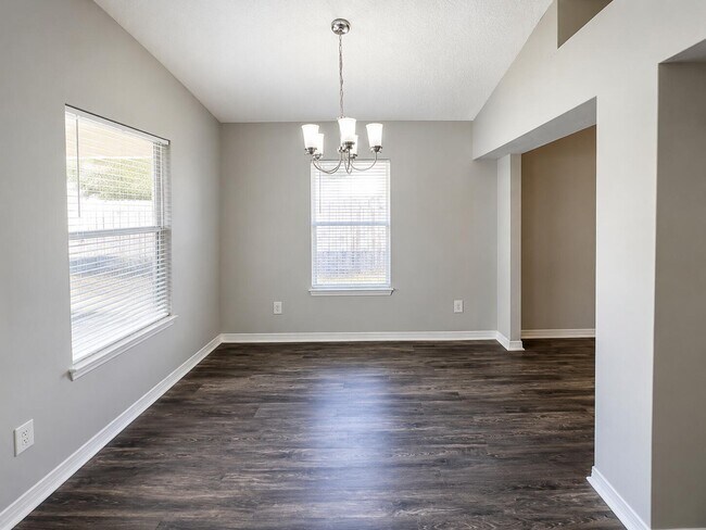 Building Photo - 124 Sandstone Trail