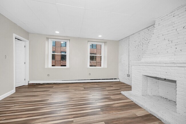 Building Photo - 114 Appleton St