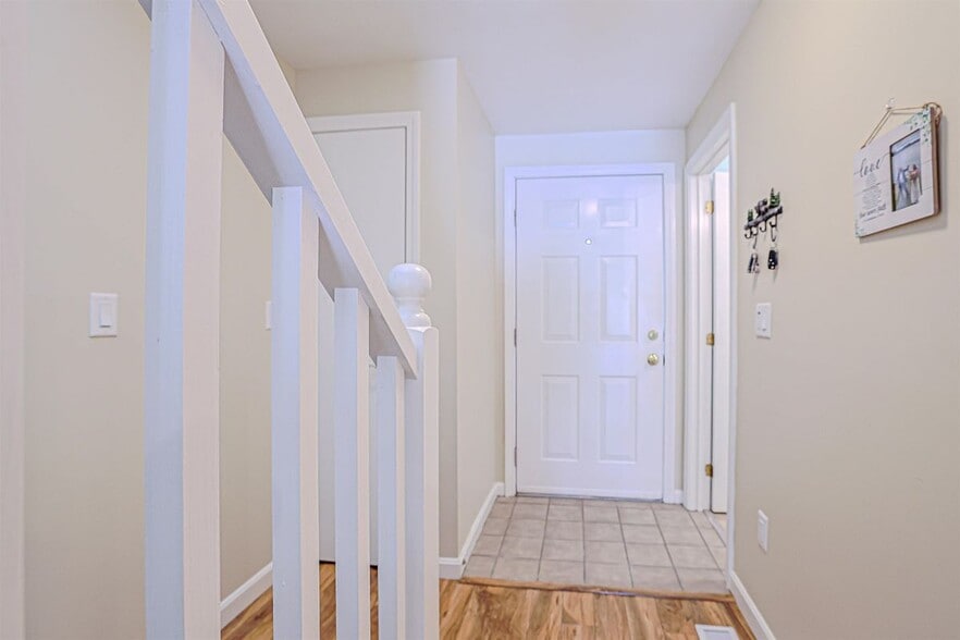 Building Photo - 35 Montrose