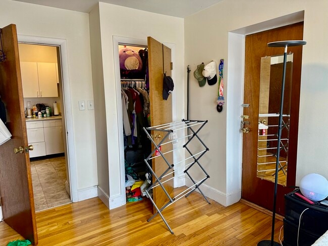 Building Photo - 199 Winthrop Rd