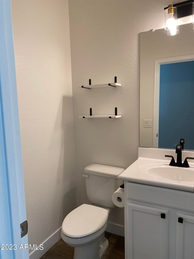 Building Photo - 2725 E Mine Creek Rd