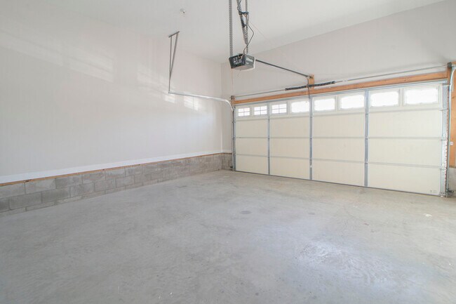 Building Photo - 115 Annalise Dr