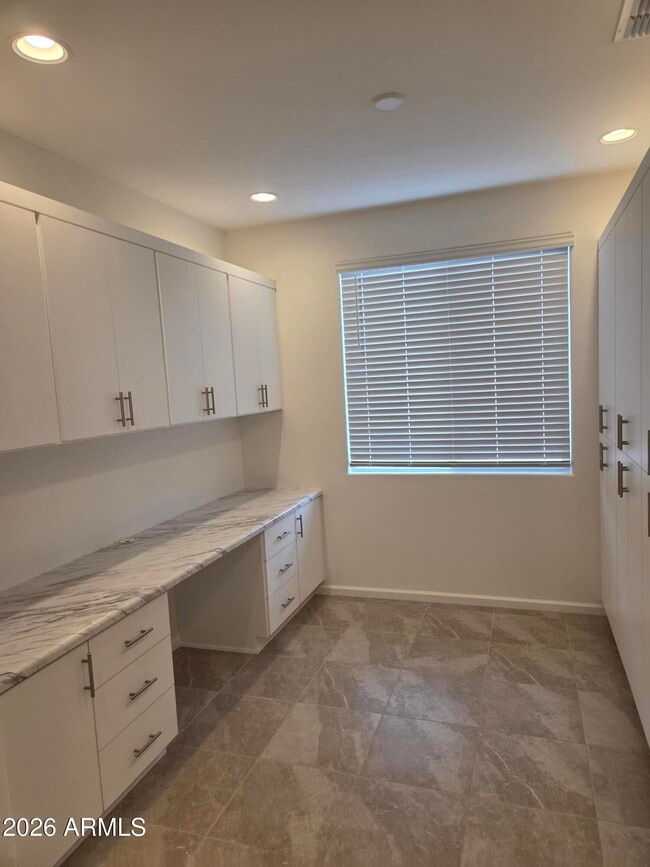 Building Photo - 25046 N 174th Ave