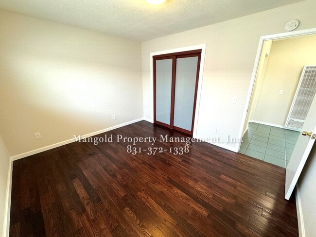 Building Photo - Great Home Located In Seaside Neighborhood with Fenced Back Yard!