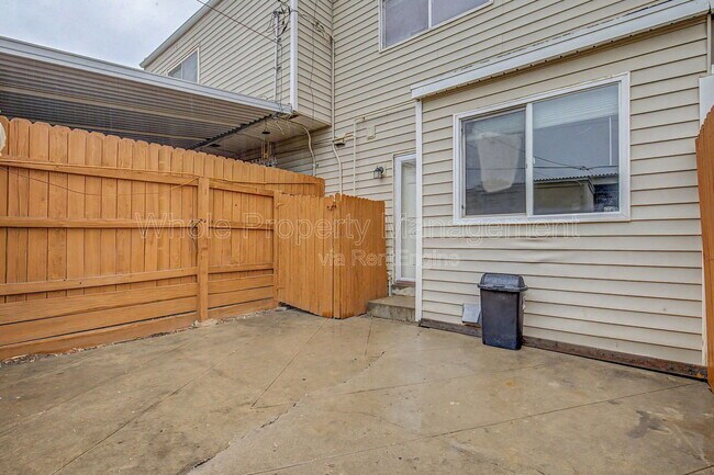 Building Photo - 8705 Santa Fe Dr