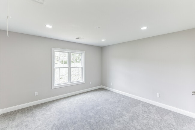 Building Photo - 603 South St