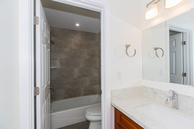 Building Photo - Newly built 2 bedroom 2 full bath full size kitchen + living area detached SFH Aiea Heights
