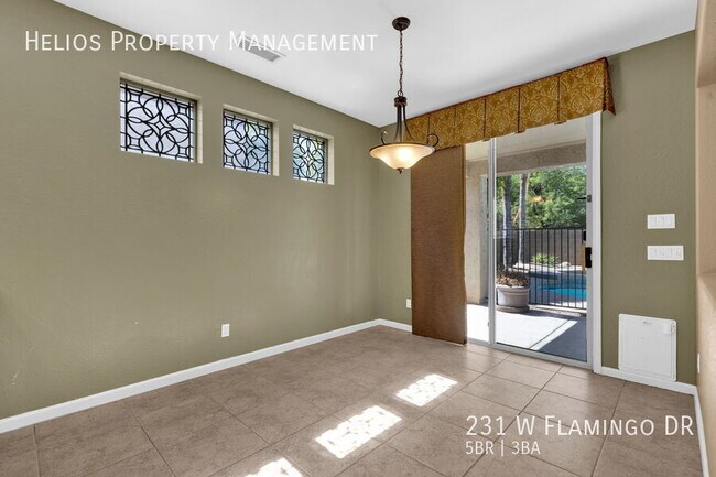 Building Photo - 231 W Flamingo Dr