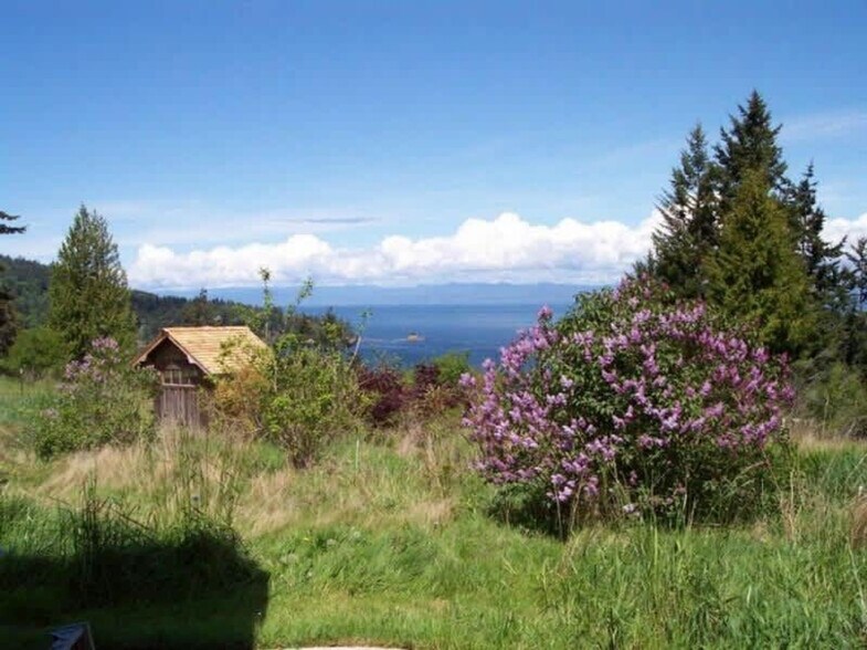 Building Photo - 123 E Bachelor Rock Dr