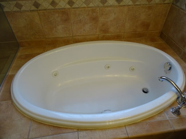 Building Photo - Single Story 4 Bedroom, Den & 3 Full Baths In Gated North Las Vegas Community