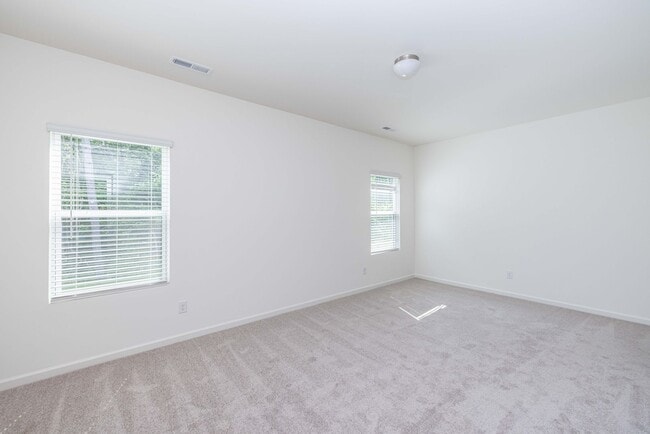 Building Photo - Beautiful 4 Bedroom Home Piedmont School D...