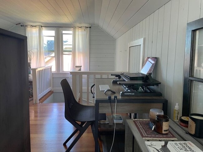 Building Photo - Immaculate and Updated Mid Century Home in Whittier Heights