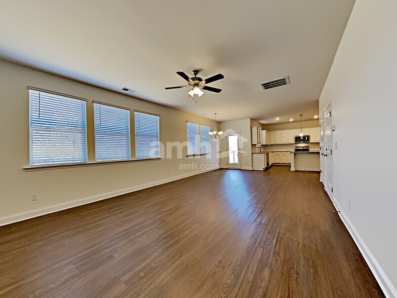 Building Photo - 130 Hamilton Park Dr