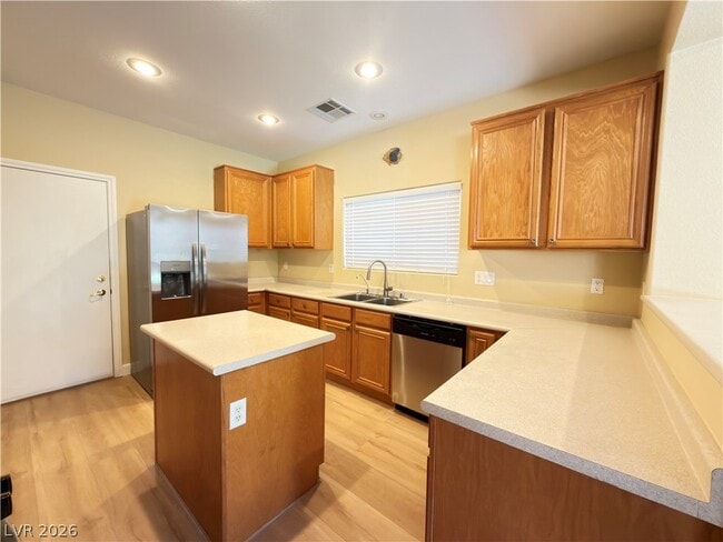 Building Photo - 583 Lacabana Beach Dr