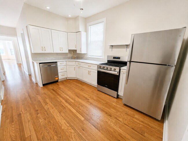 Building Photo - 3709 N Bosworth Ave