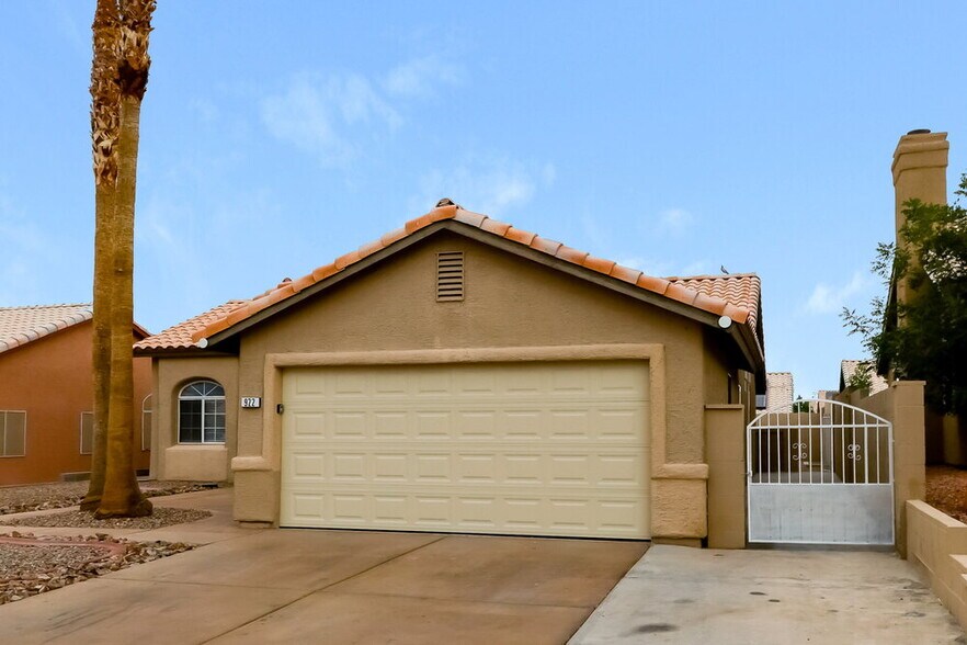 Building Photo - 922 Strider Dr