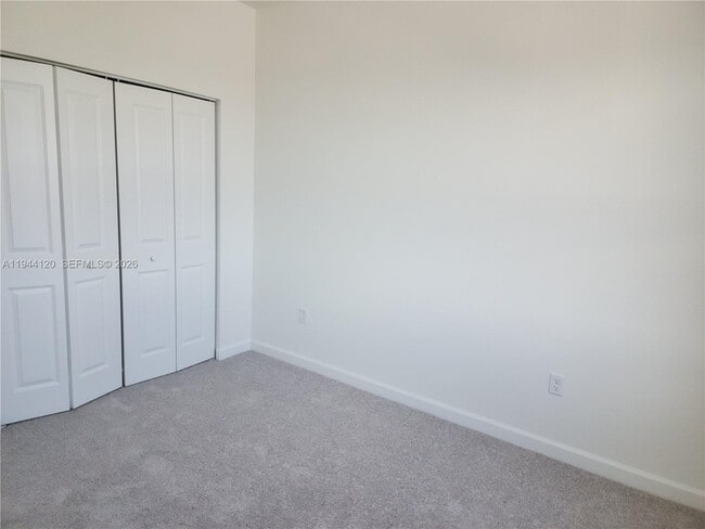 Building Photo - 2750 SE 24th Terrace