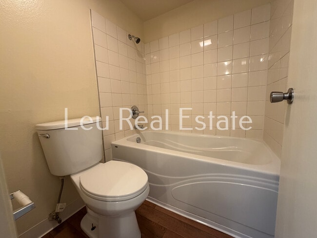 Building Photo - 1027 Fulton Ave