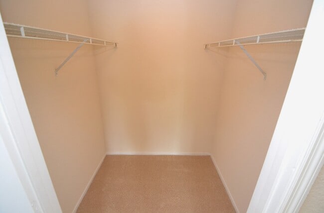 Building Photo - Beautiful 1/1 in Villas Del Sol ~ Gated Comm w/ Resort-Style Amenities!