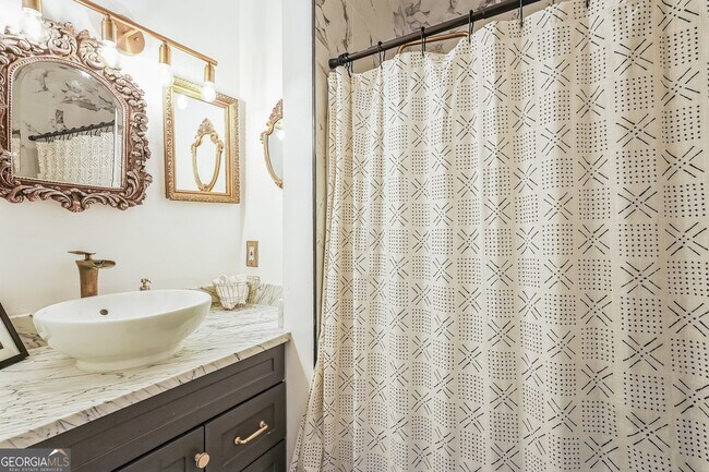 Building Photo - 502 Ivy Green Ln SE