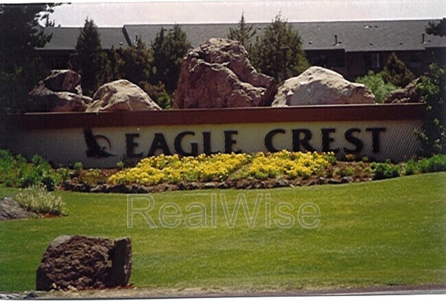 Building Photo - 6901 Robin Ct