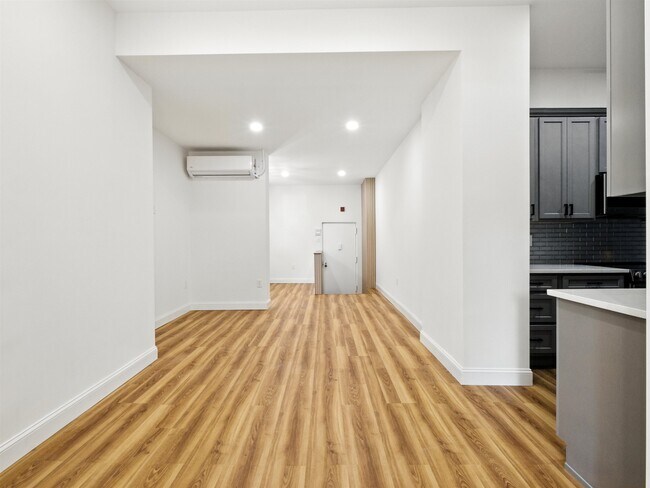 Building Photo - 111 Mulberry St