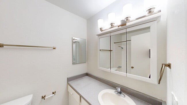 Building Photo - 410 Alameda del Prado