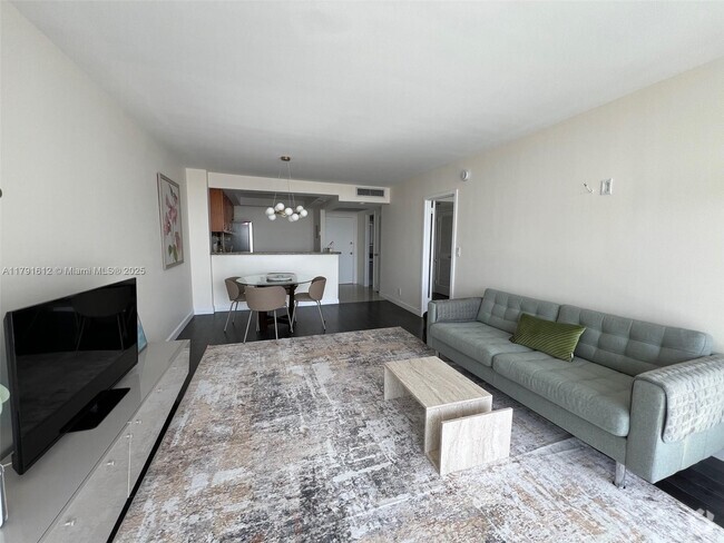 Building Photo - 2030 S Ocean Dr