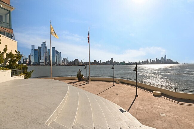 Building Photo - 600 Harbor Blvd