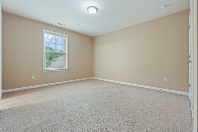 Building Photo - 1010 Chelsey Way