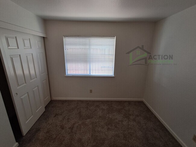 Building Photo - 3835 Hunters Glen Pl