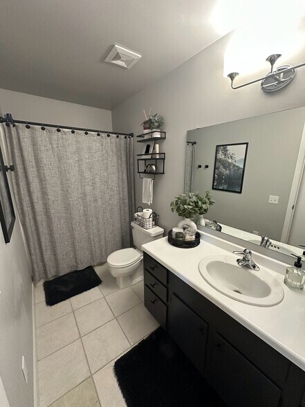 Main Bath - 66 Ponwood Cir