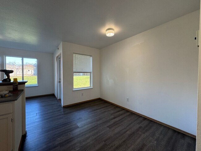 Building Photo - BH T 1335