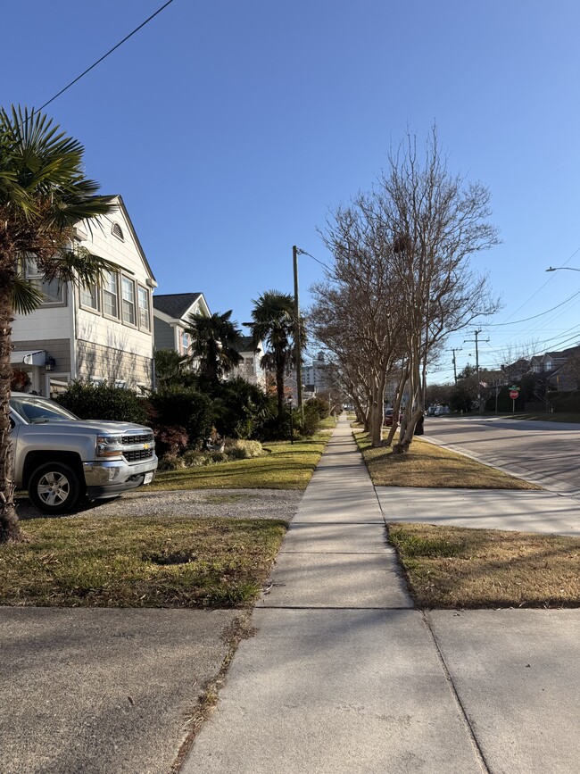 Building Photo - 407 16th St
