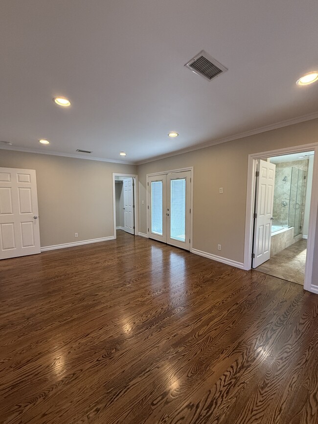 Building Photo - 3111 Jeffries Ave